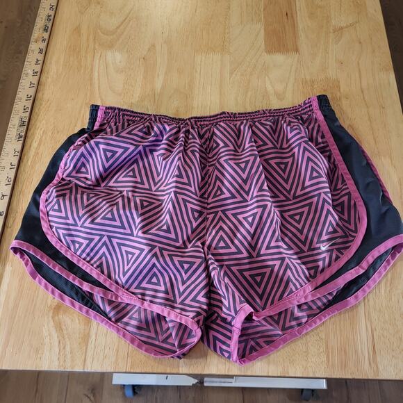 Nike Dri-Fit Pink Geometric  Print Short Athletic Size Medium - Picture 1 of 6